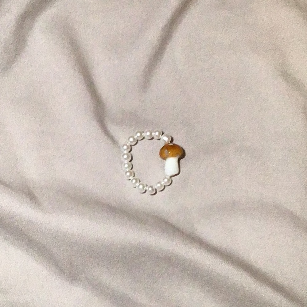 Mushroom pearl ring